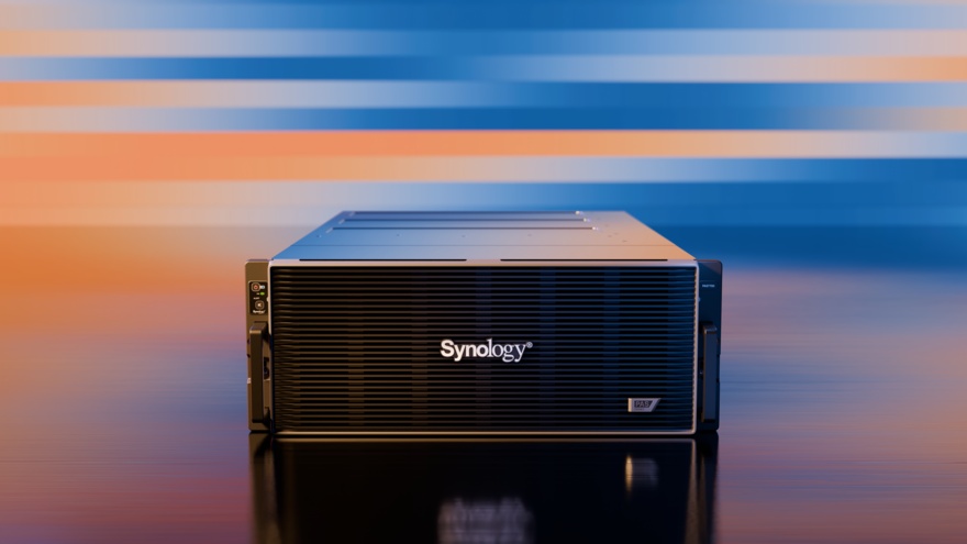 Synology представила корпоративну систему зберігання даних PAS7700 класу All-Flash